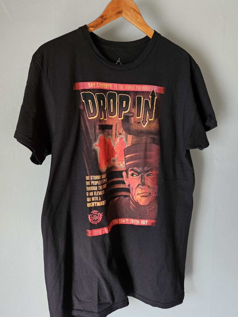 WDW Twilight Zone TOWER OF TERROR T-Shirt w/ Glow-in-Dark Detail